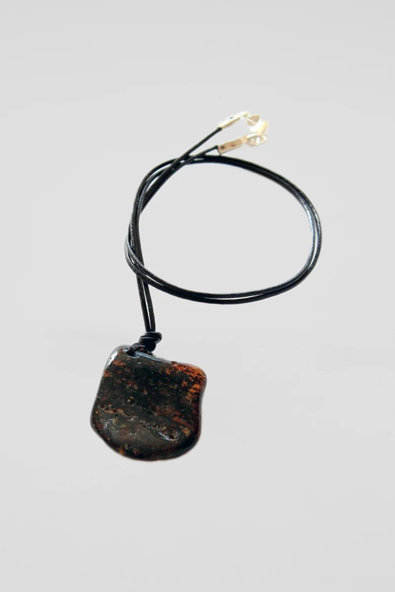 Pandantiv chihlimbar negru, snur negru, inchizatoare metal comun, 50 cm-RBA1008